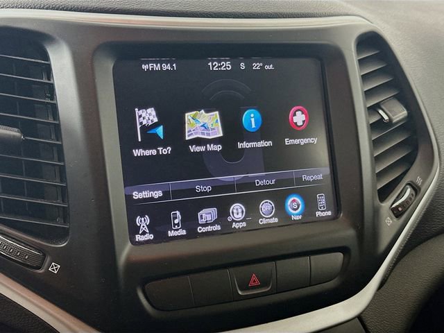 Used 2015 Jeep Cherokee Trailhawk w/ Comfort/Convenience Group image 17