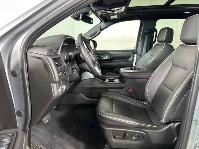 Used 2023 GMC Yukon XL SLT w/ SLT Premium Package image 11