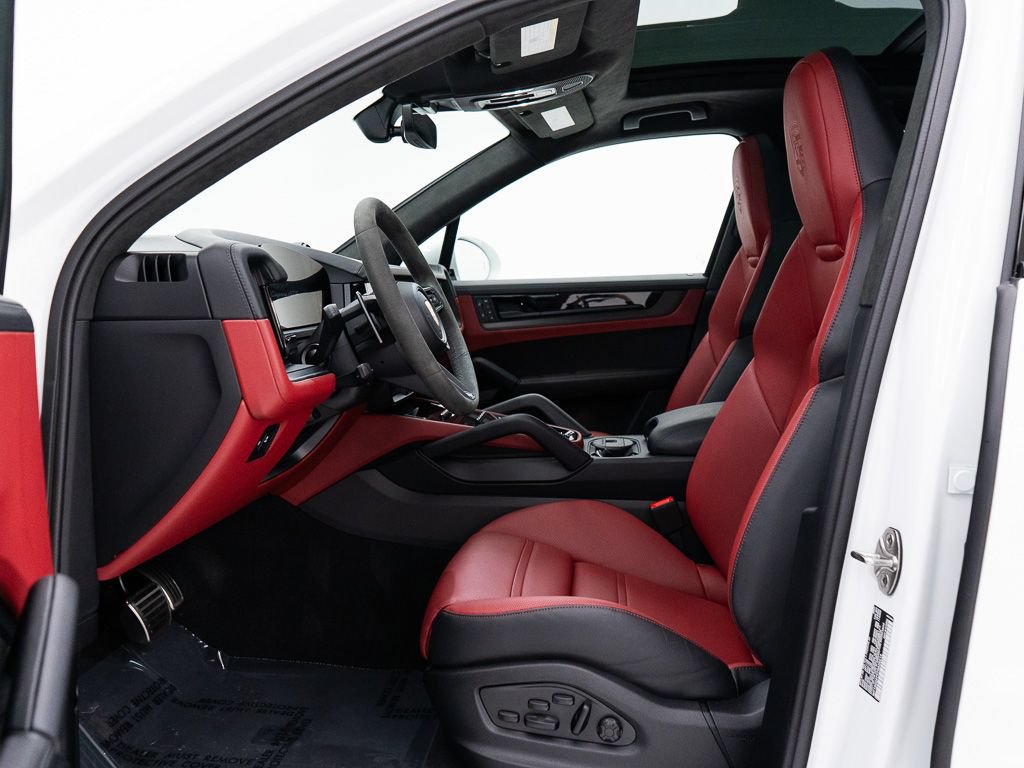 Used 2026 Porsche Cayenne GTS AWD/4WD image 16