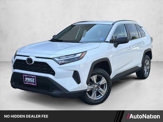 Used 2025 Toyota RAV4 LE AWD/4WD image 1
