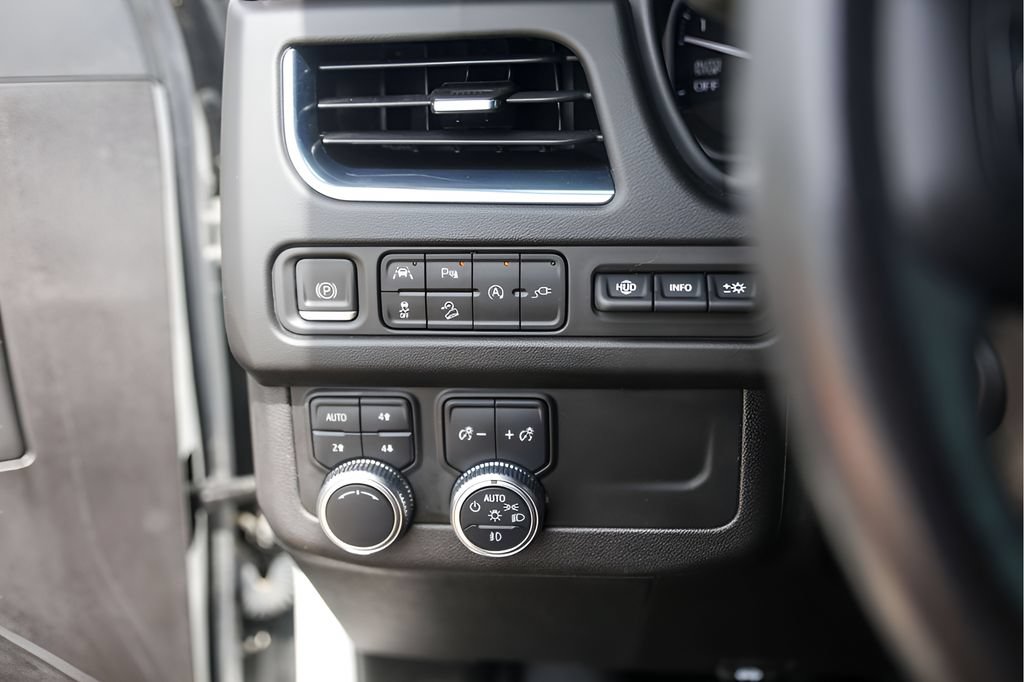 Used 2021 GMC Yukon AT4 w/ Rear Media and Nav Package AWD/4WD image 17