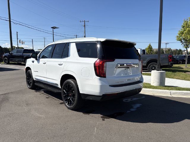 Used 2023 GMC Yukon SLT AWD/4WD image 3