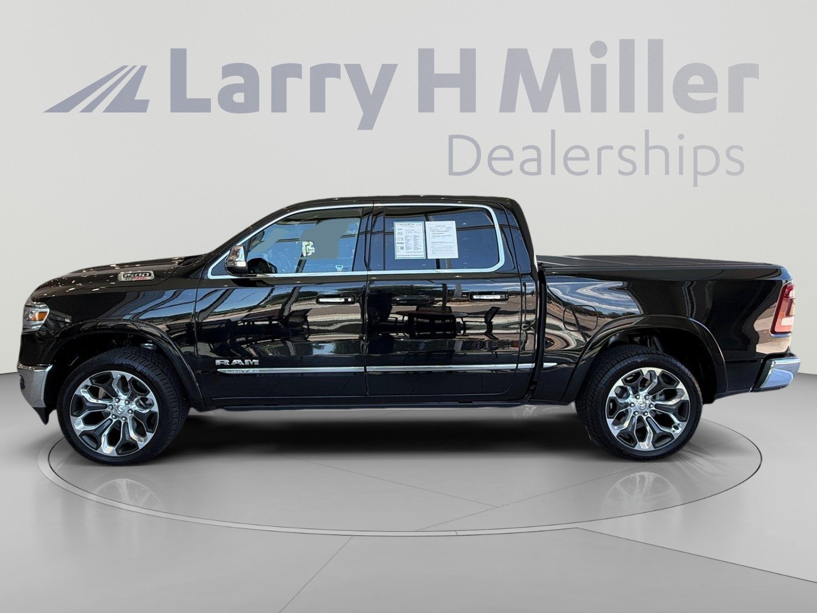Used 2021 RAM 1500 Limited AWD/4WD image 2