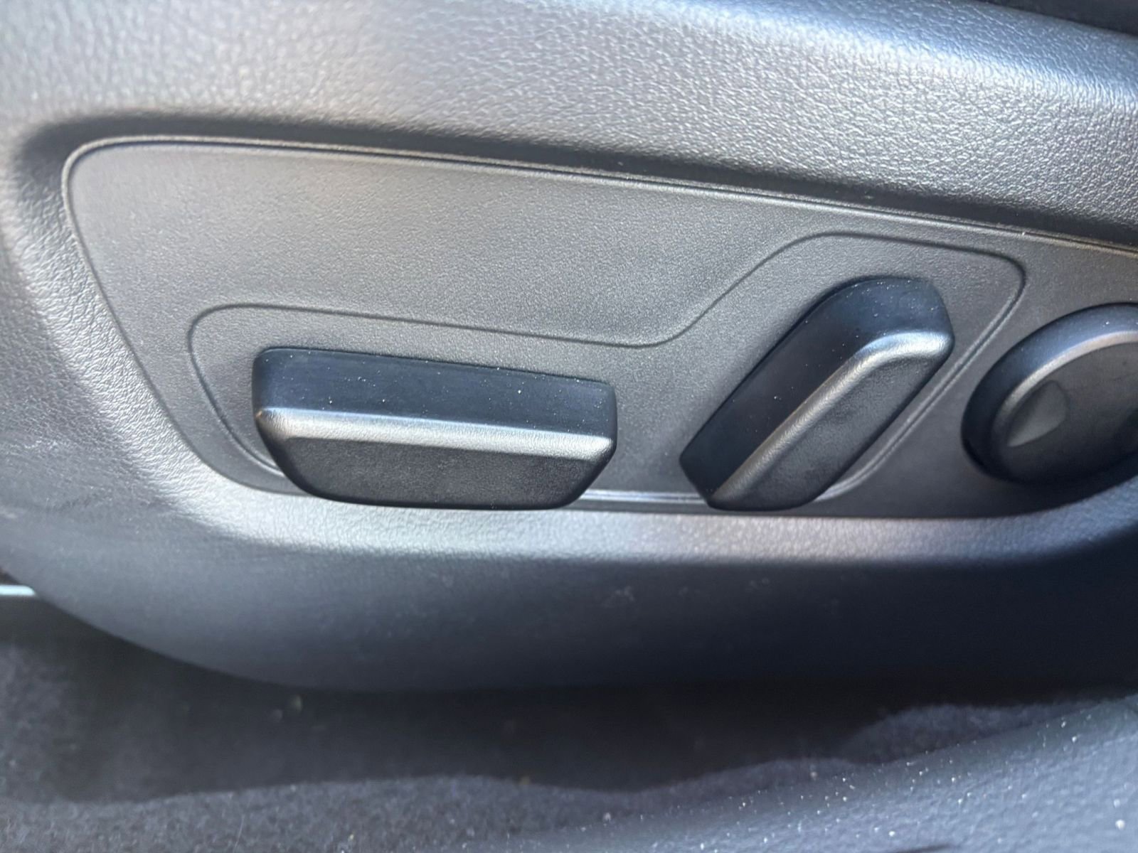 Used 2025 MAZDA CX-50 AWD 2.5 S w/ Premium Package image 22