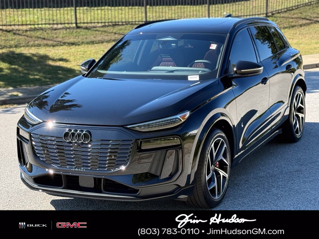 Used 2025 Audi SQ6 e-tron Prestige AWD/4WD image 11