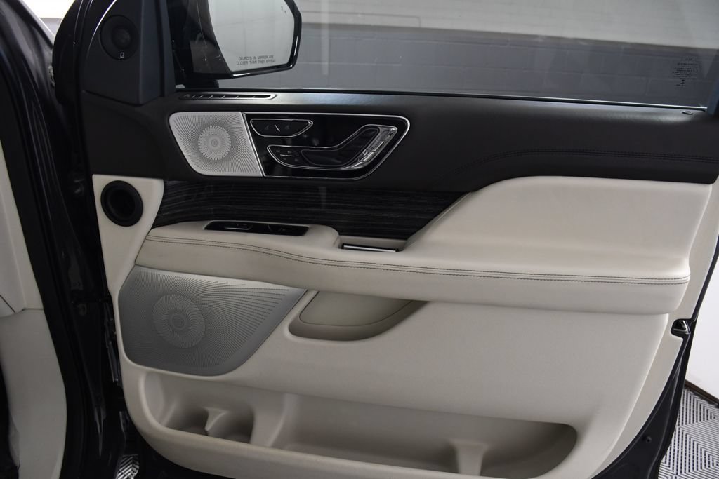 Used 2022 Lincoln Navigator L Black Label AWD/4WD image 17