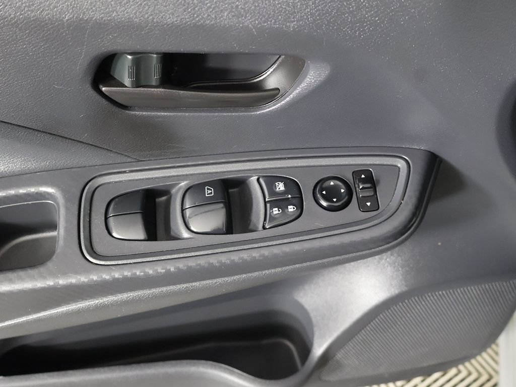 Used 2025 Nissan Versa S FWD image 29
