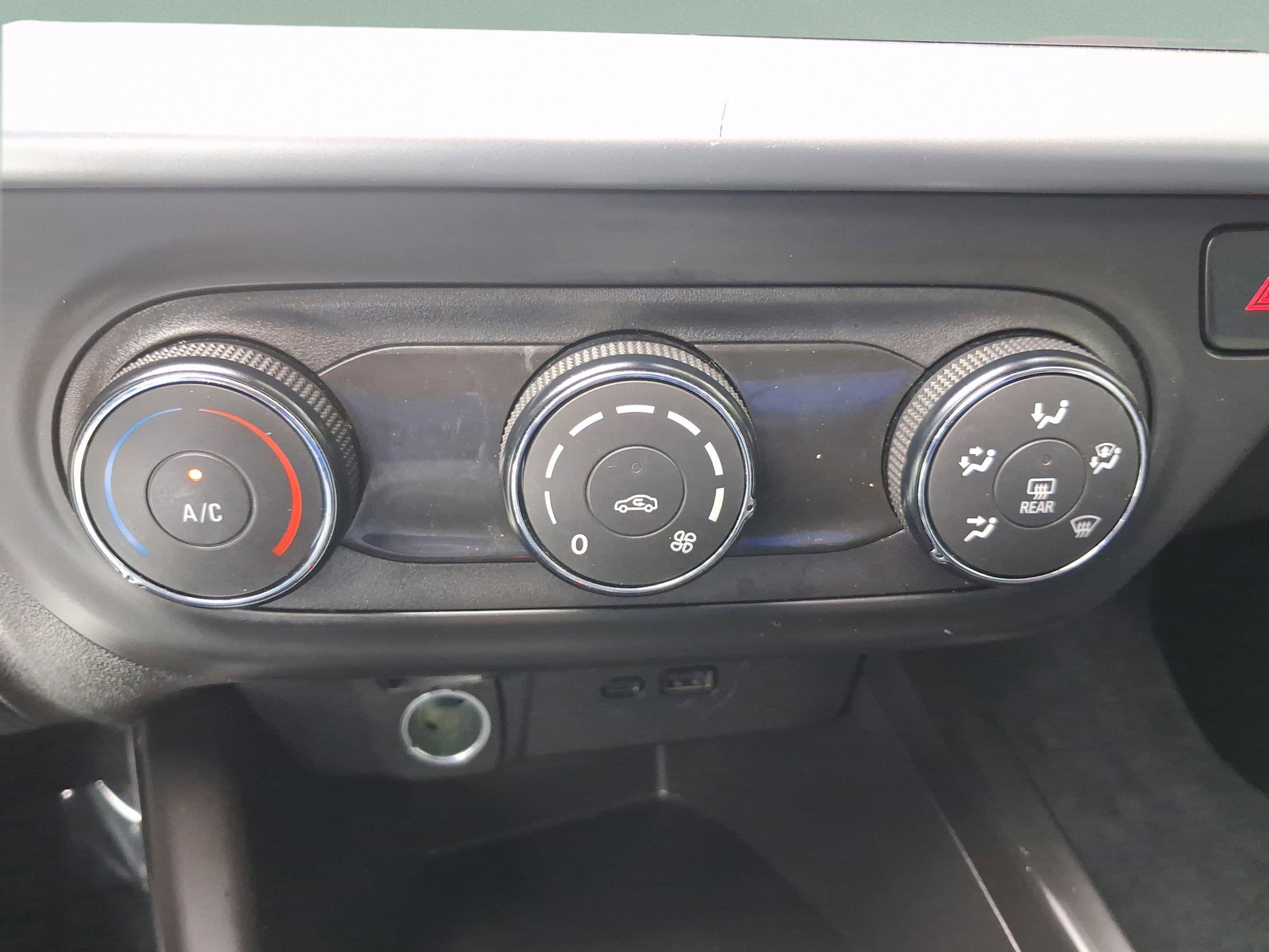 Used 2024 Chevrolet Trax LS w/ Driver Confidence Package FWD image 18
