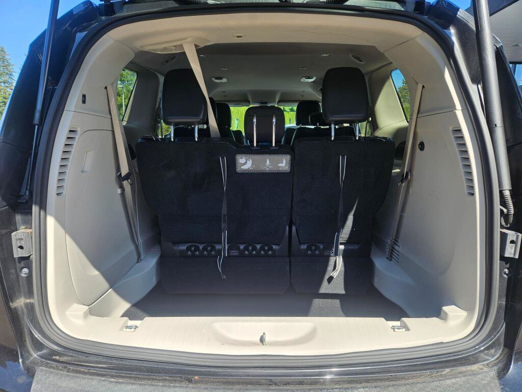 Used 2019 Chrysler Pacifica Touring-L FWD image 11