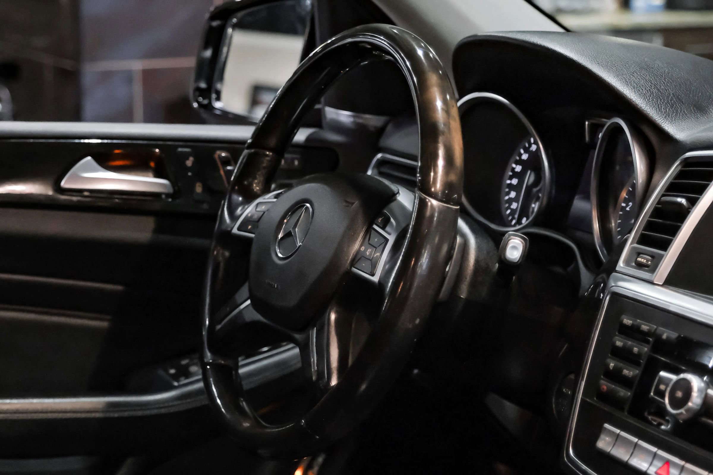 Used 2015 Mercedes-Benz ML 250 BlueTEC 4MATIC image 13