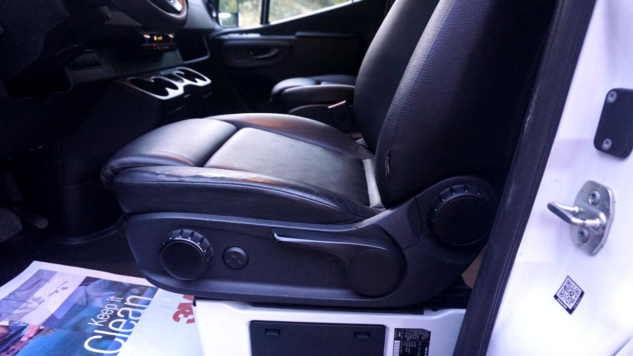 Used 2023 Mercedes-Benz Sprinter 2500 image 23