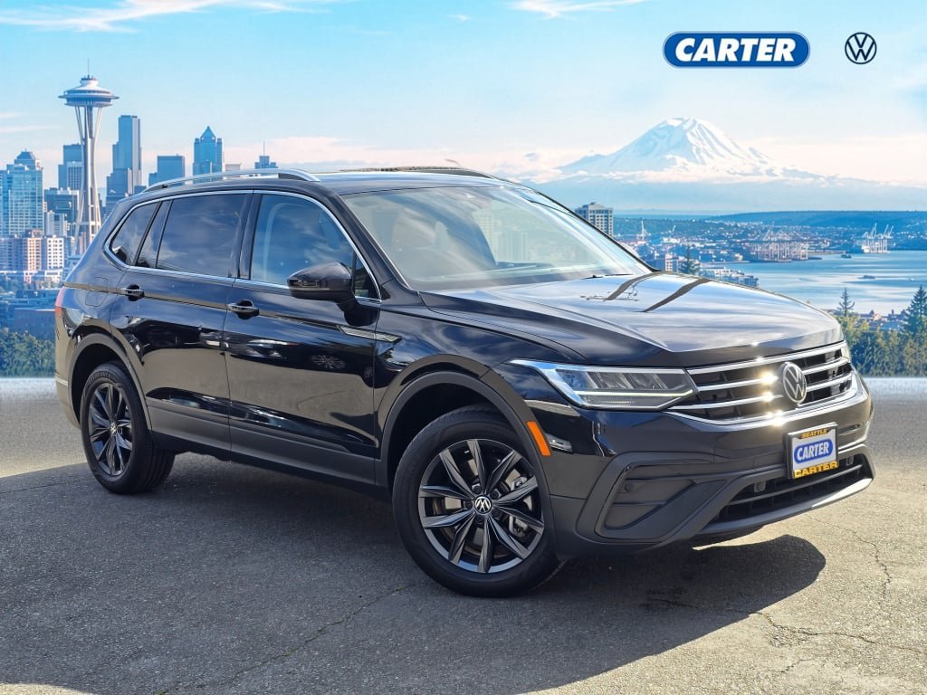 Used 2022 Volkswagen Tiguan SE w/ Panoramic Sunroof Package
