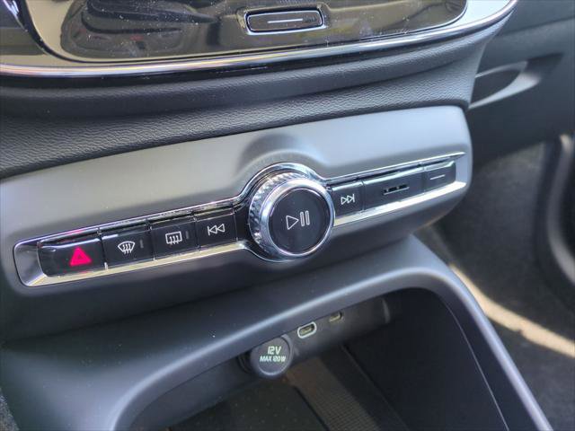 New 2026 Volvo XC40 B5 Ultra w/ Climate Package image 8