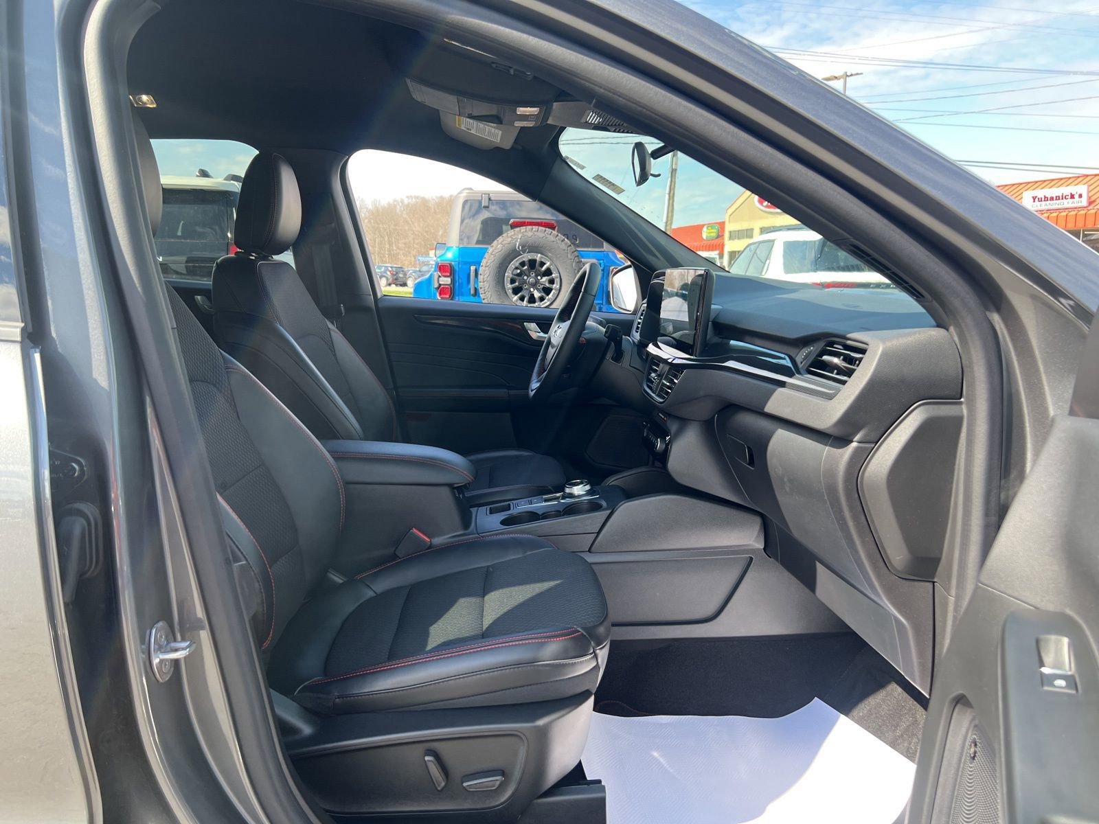 Used 2023 Ford Escape ST-Line Select w/ Tech Pack #2 AWD/4WD image 33