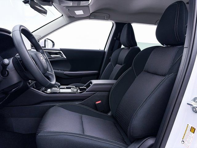 New 2025 Mitsubishi Outlander ES image 12