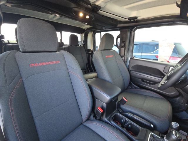 Used 2025 Jeep Gladiator Rubicon AWD/4WD image 18