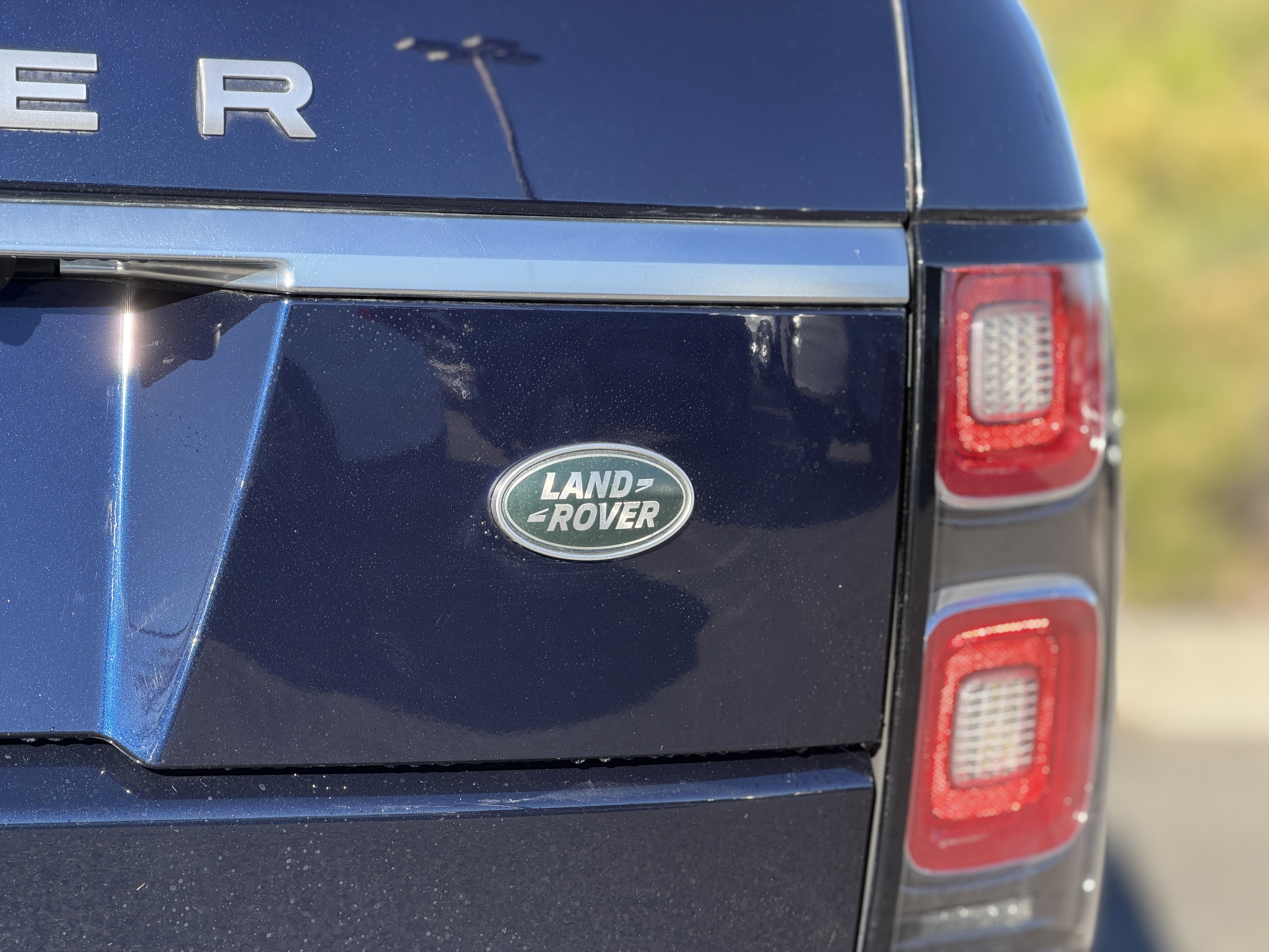 Used 2020 Land Rover Range Rover HSE image 11