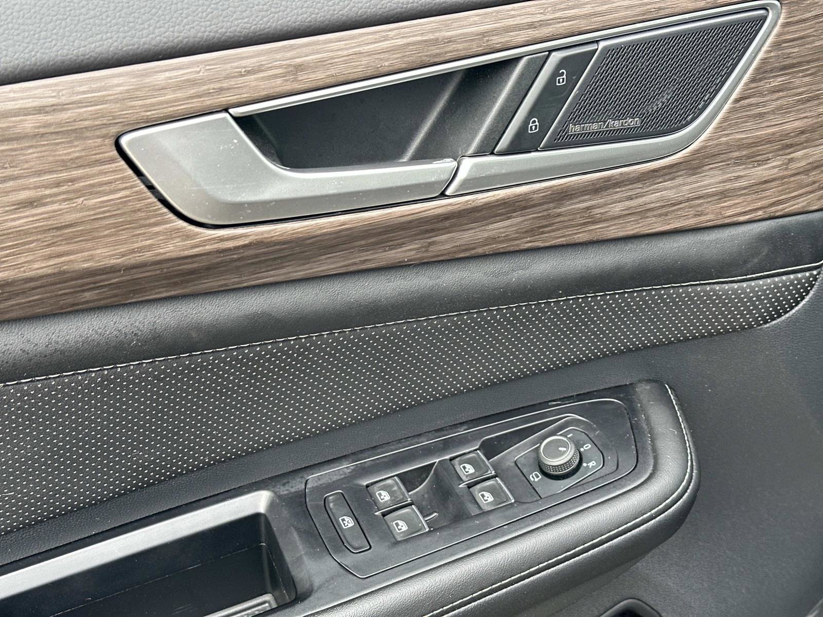 Used 2024 Volkswagen Atlas SEL Premium R-Line image 17