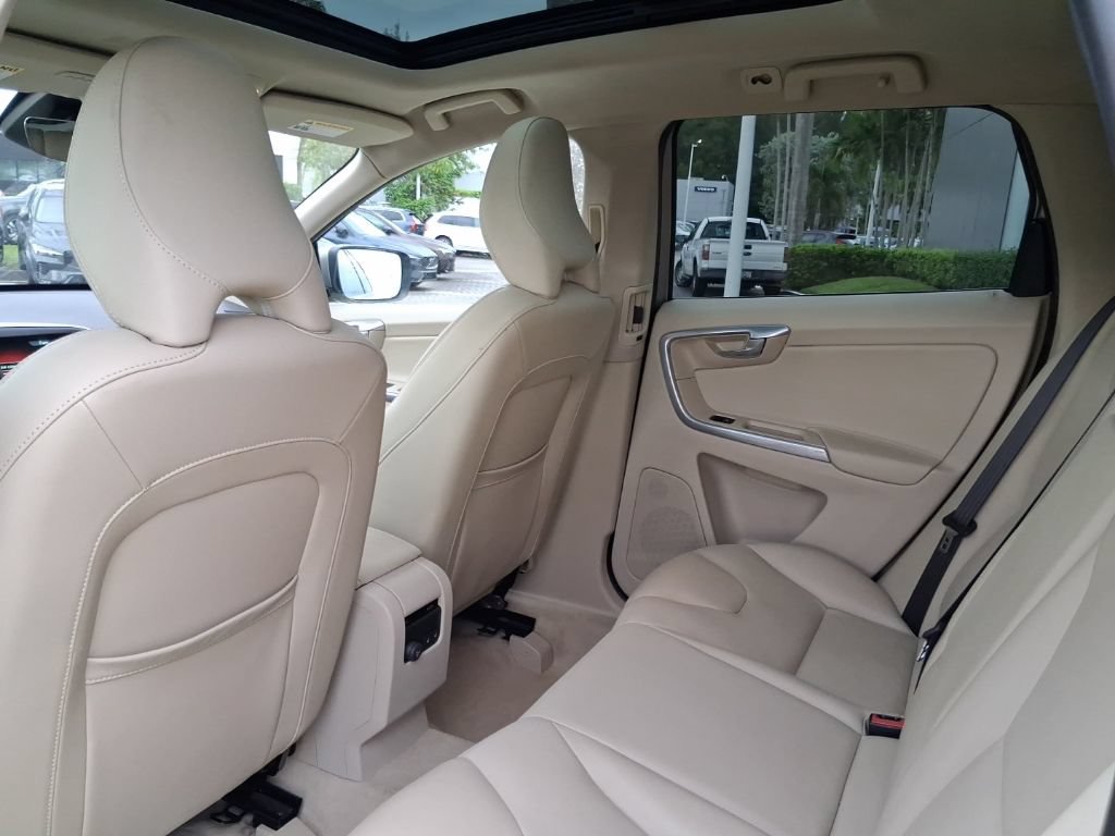 Used 2015 Volvo XC60 T6 AWD/4WD image 7