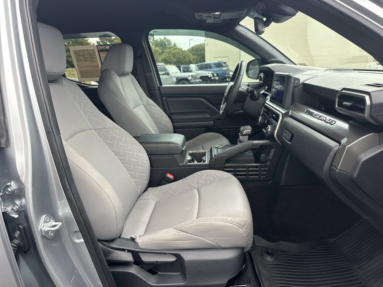 Used 2024 Toyota Tacoma SR5 w/ SR5 Upgrade Package RWD image 22