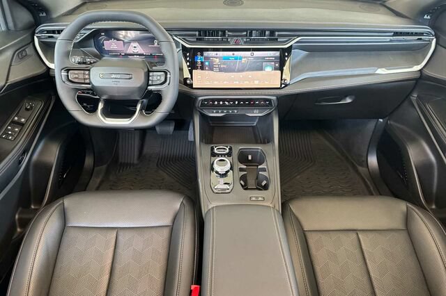 Certified 2026 Jeep Cherokee Overland w/ Trailer Tow Group AWD/4WD image 10