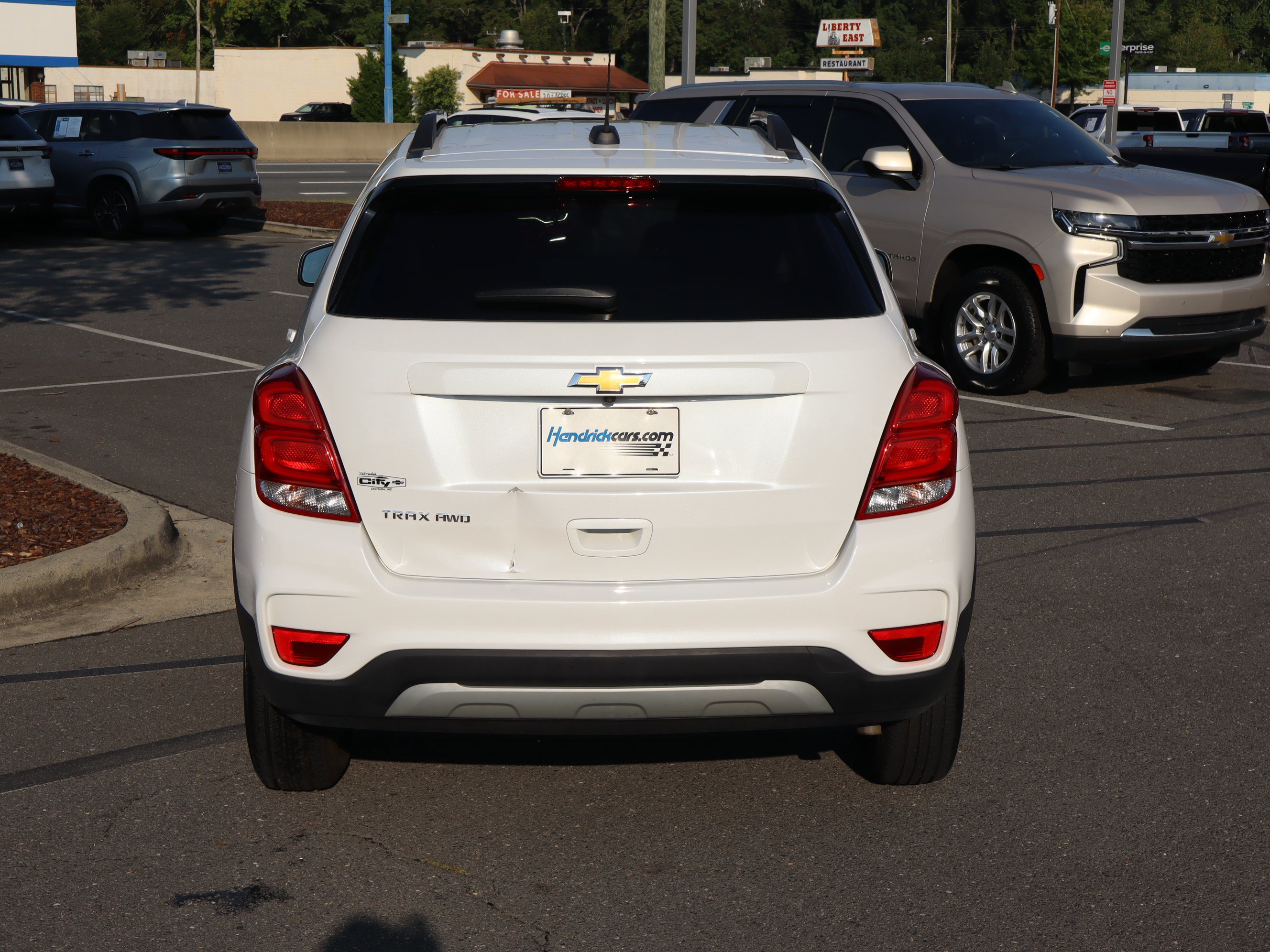 Used 2022 Chevrolet Trax LT w/ LT Convenience Package AWD/4WD image 9