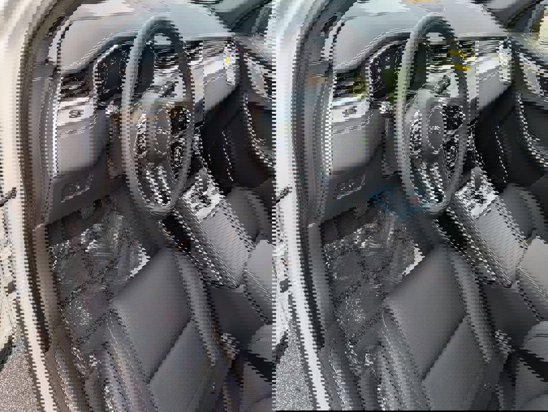 New 2026 Jaguar F-PACE R-Dynamic S image 9