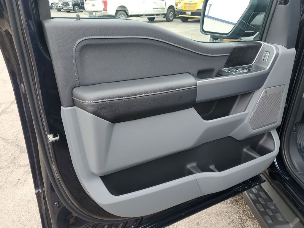 New 2025 Ford F150 Lightning Flash image 20