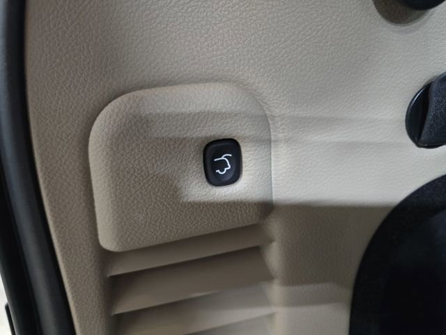 Used 2019 Jeep Grand Cherokee Limited w/ Trailer Tow Group IV image 15