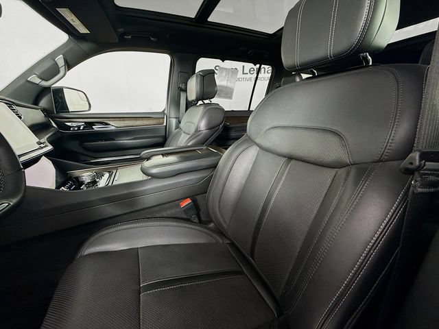 Used 2023 Jeep Grand Wagoneer 4WD w/ Flexible Seating Group image 22