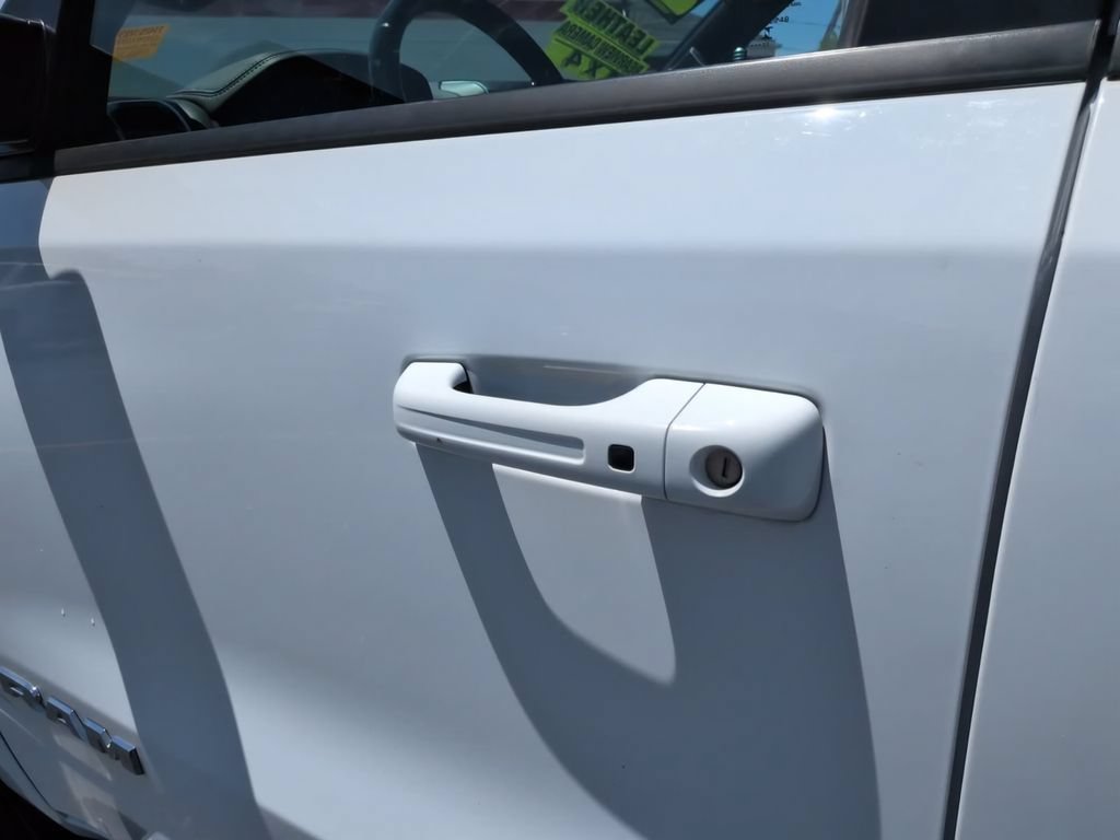 Used 2023 RAM 1500 Laramie AWD/4WD image 18