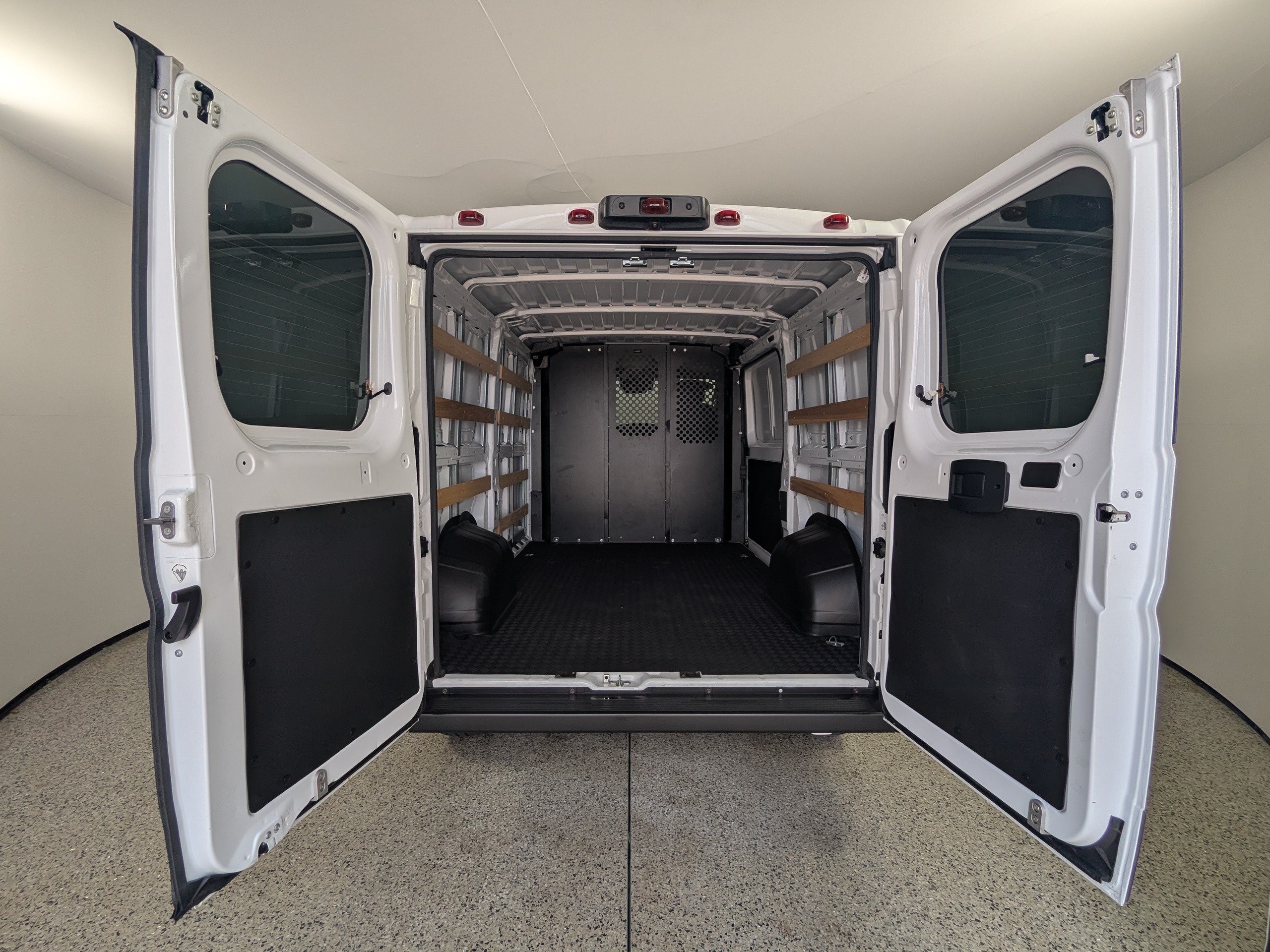 Used 2025 RAM ProMaster 2500 w/ U-Haul Equipment Group FWD image 9