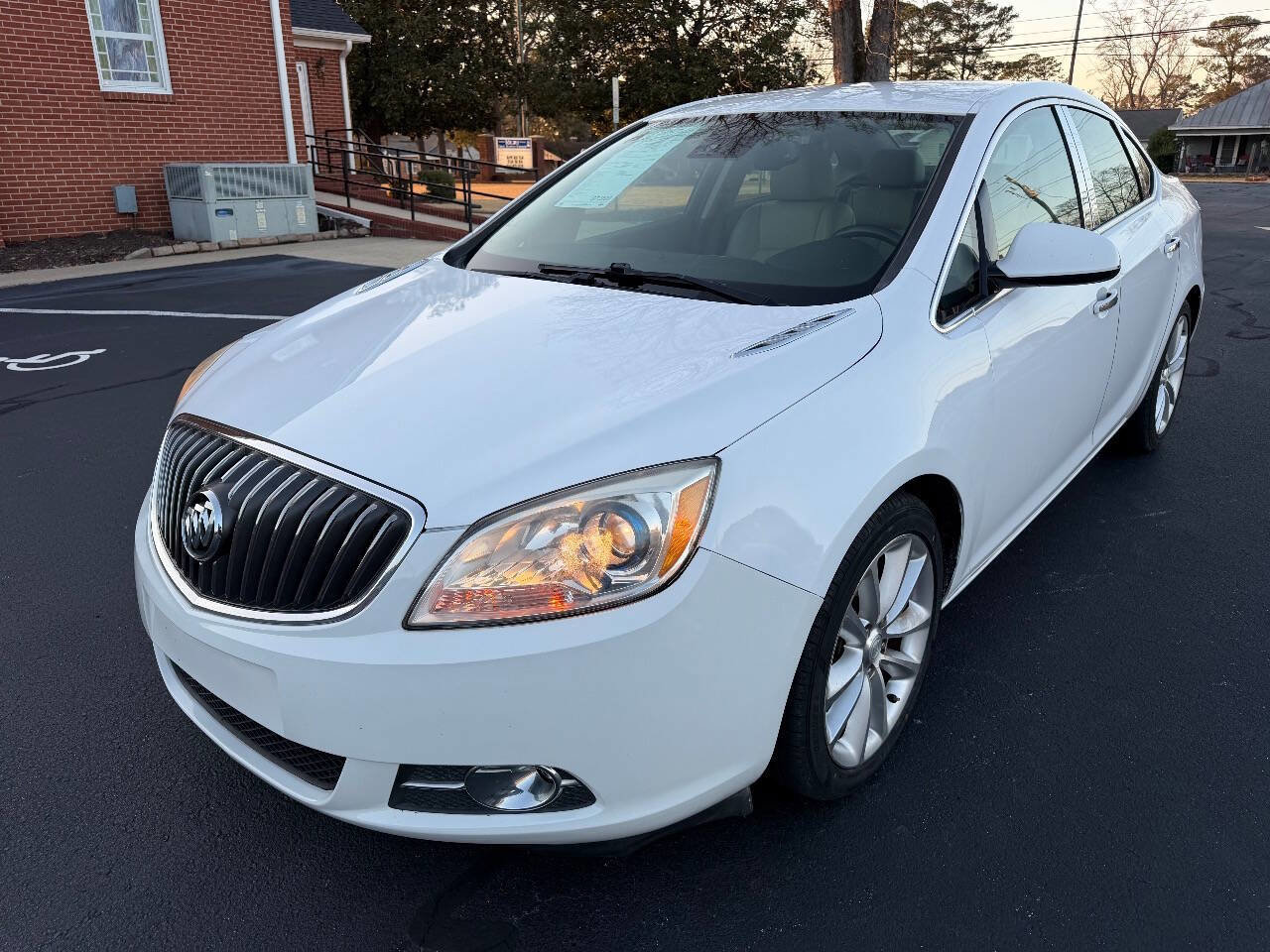 Used 2014 Buick Verano Leather image 2
