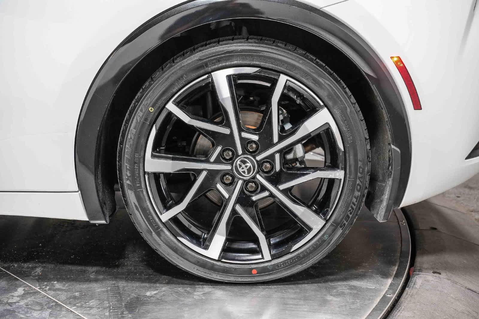 Certified 2023 Toyota Prius Prime FWD image 11