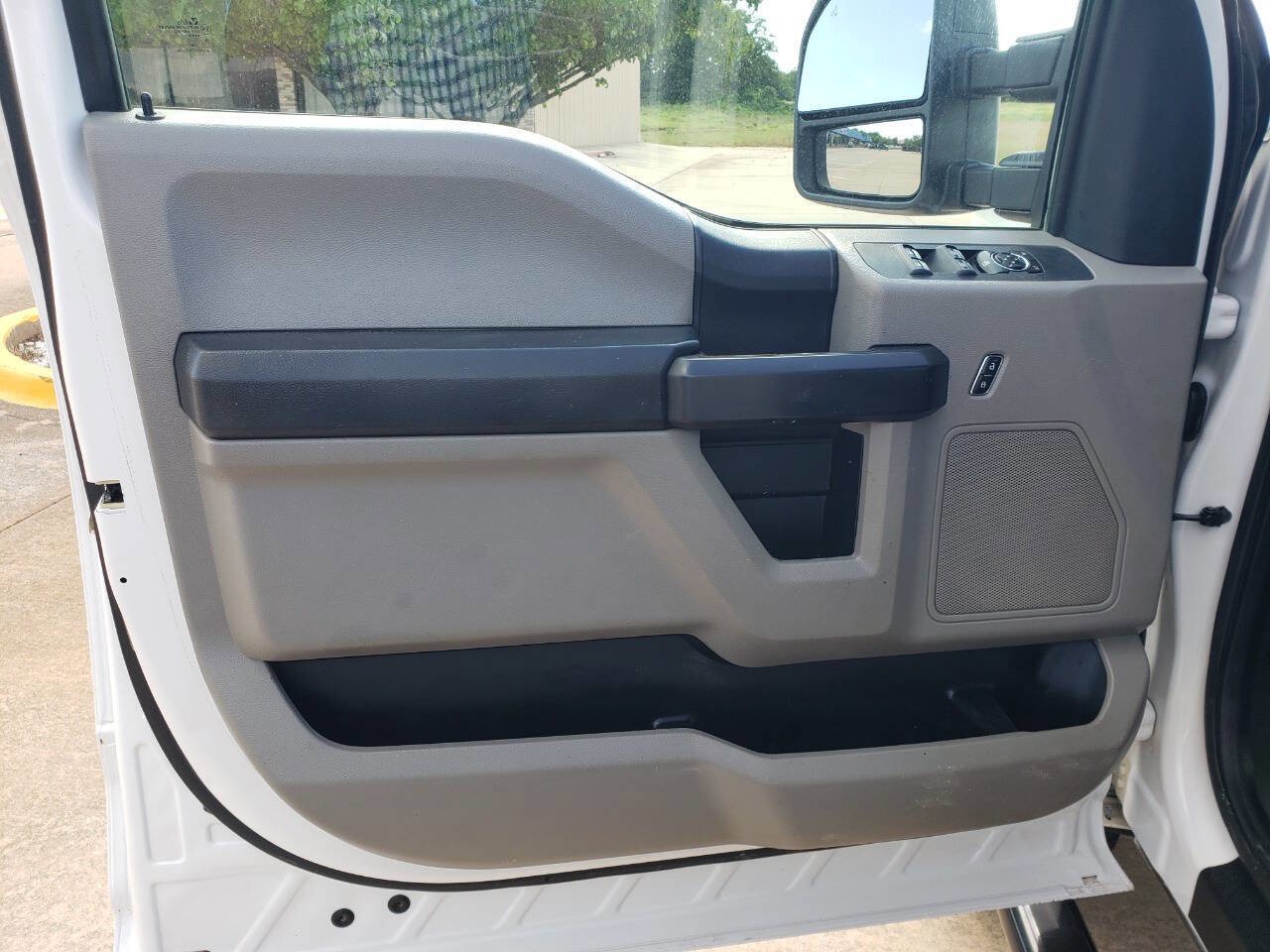 Used 2019 Ford F250 XL w/ Power Equipment Group image 19