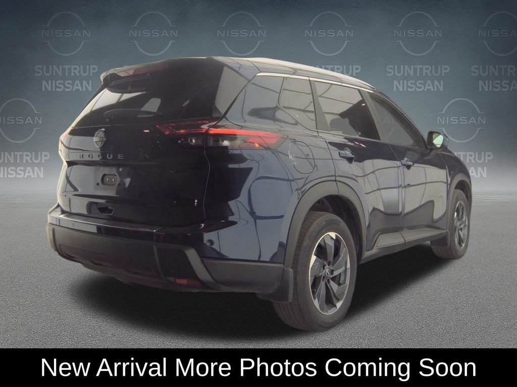 Used 2025 Nissan Rogue SV w/ SV Premium Package FWD image 3