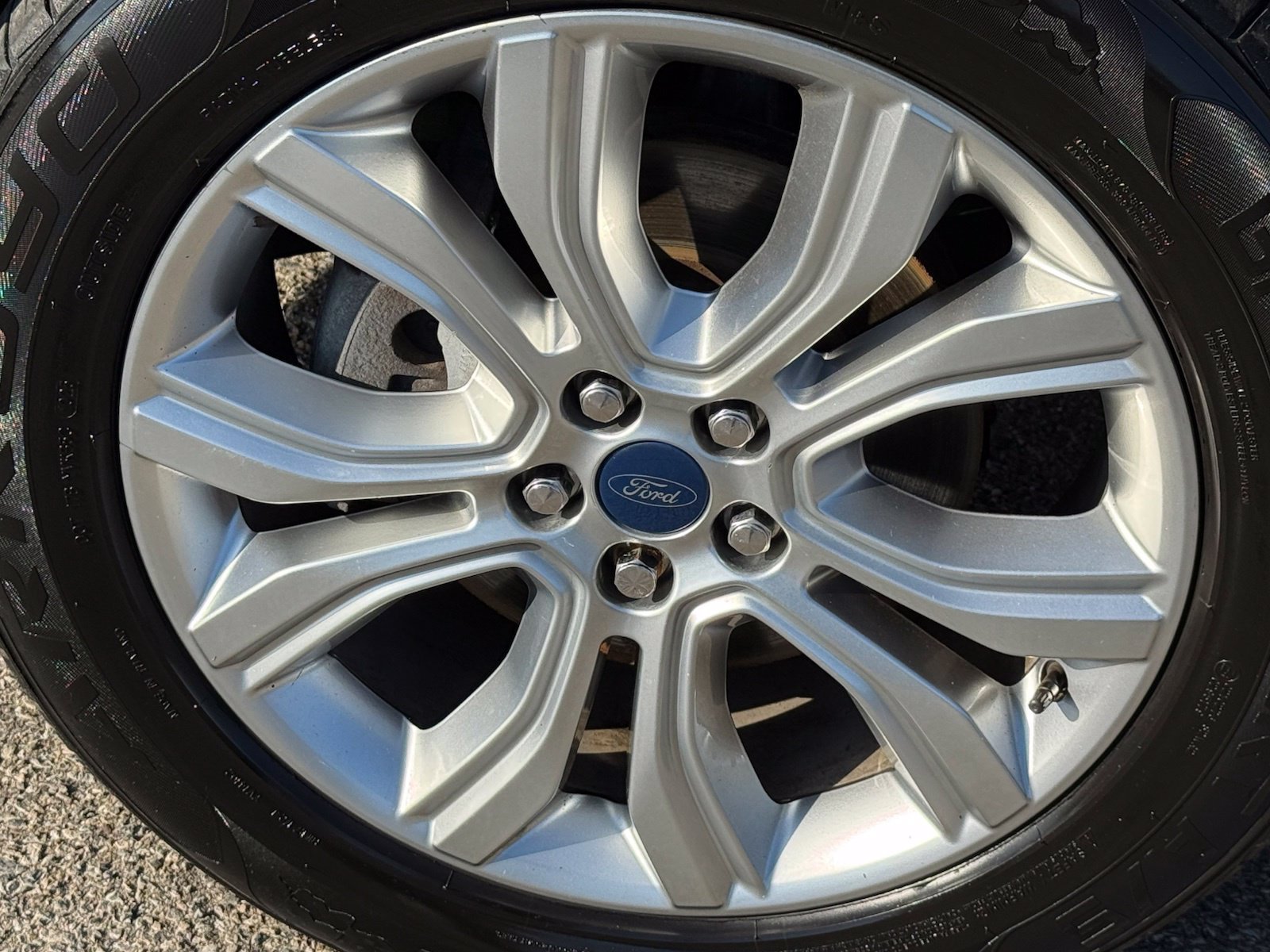 Used 2020 Ford Edge Titanium FWD image 45