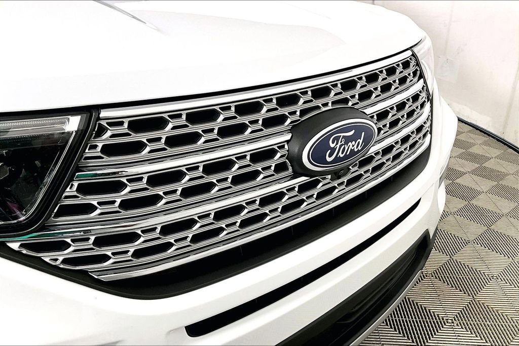 Used 2023 Ford Explorer Limited image 30