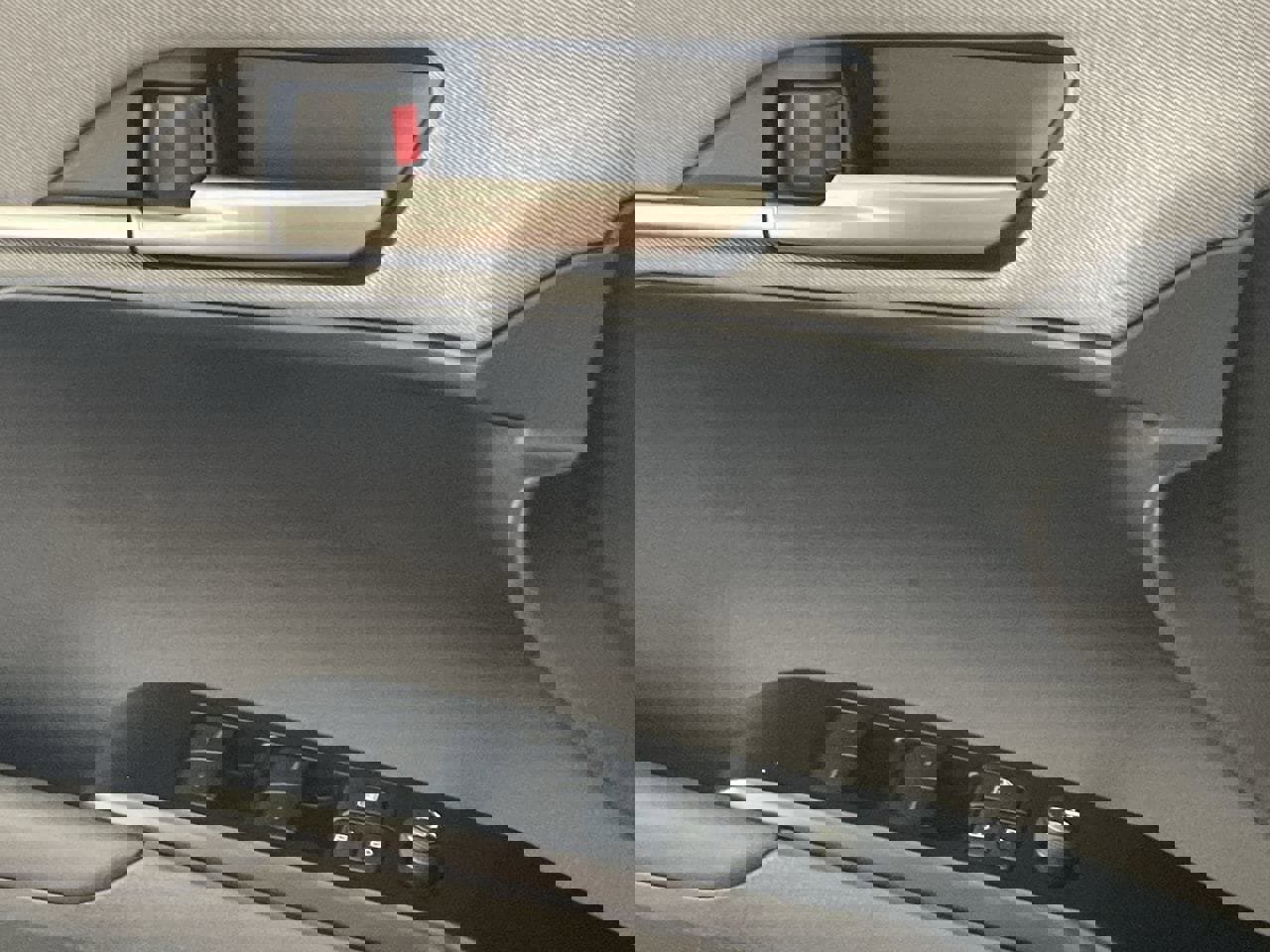 Used 2025 Toyota Camry LE image 18