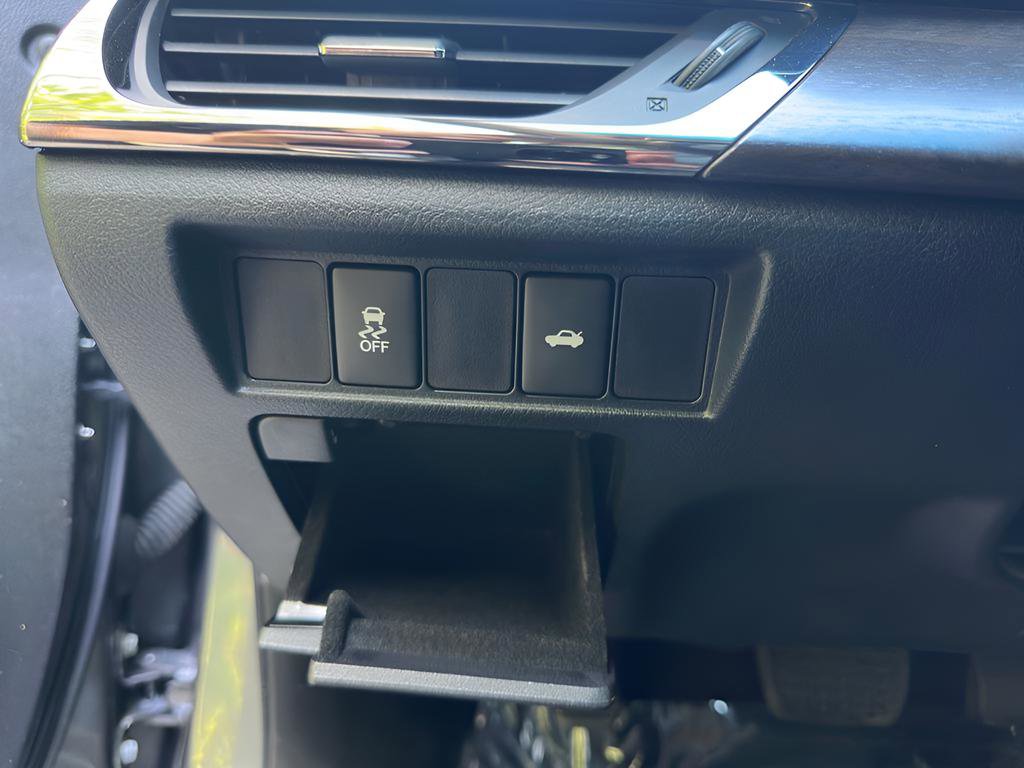 Used 2016 Toyota Avalon XLE image 29