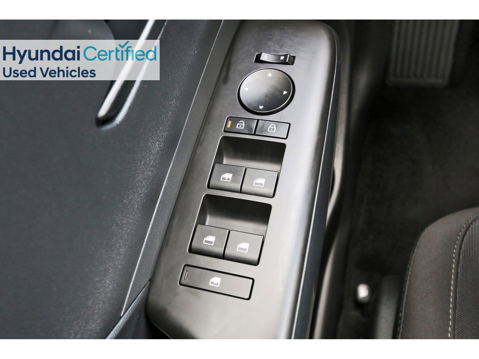 Certified 2025 Hyundai Kona SEL image 23