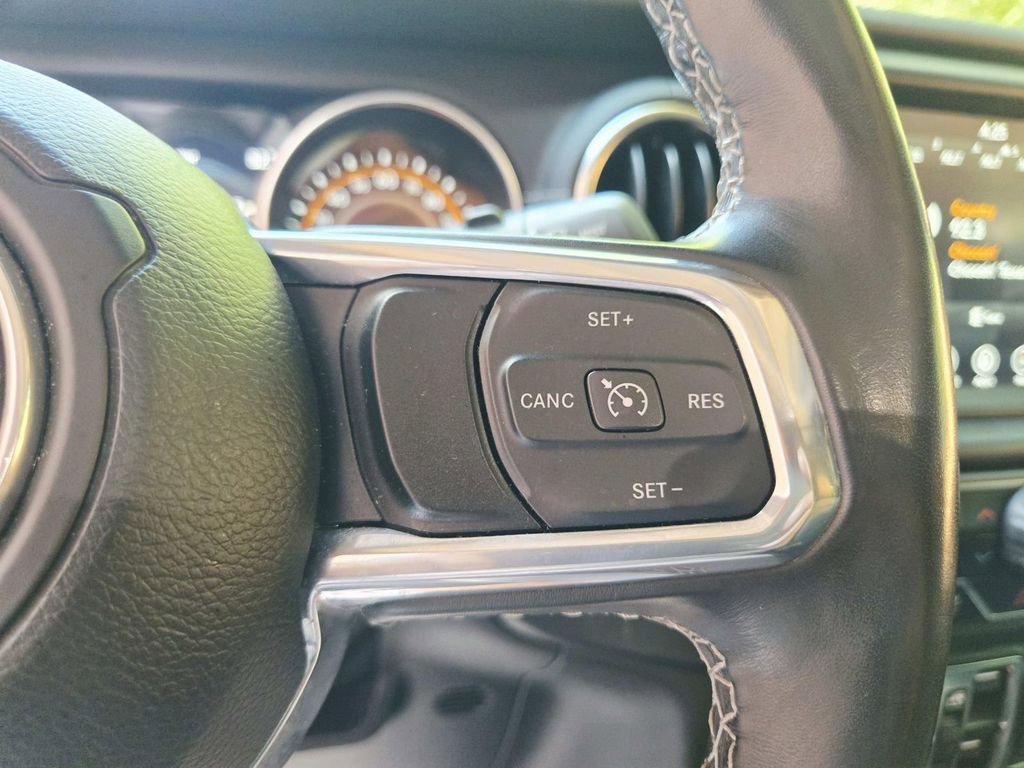 Used 2022 Jeep Wrangler Unlimited Sahara w/ LED Lighting Group AWD/4WD image 25
