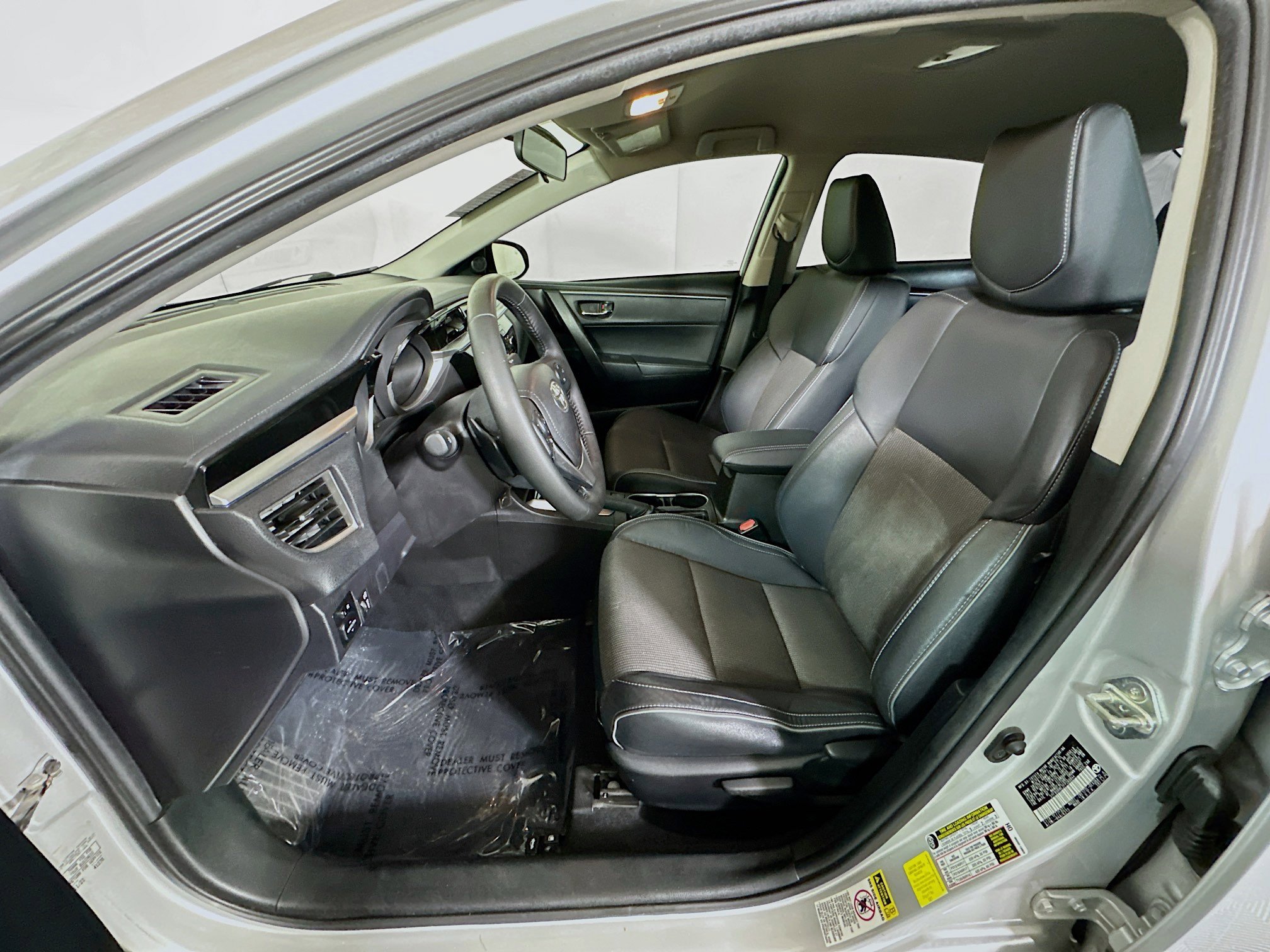 Used 2015 Toyota Corolla S image 12