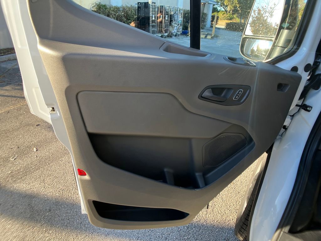 New 2026 Ford Transit 250 148 Medium Roof image 29