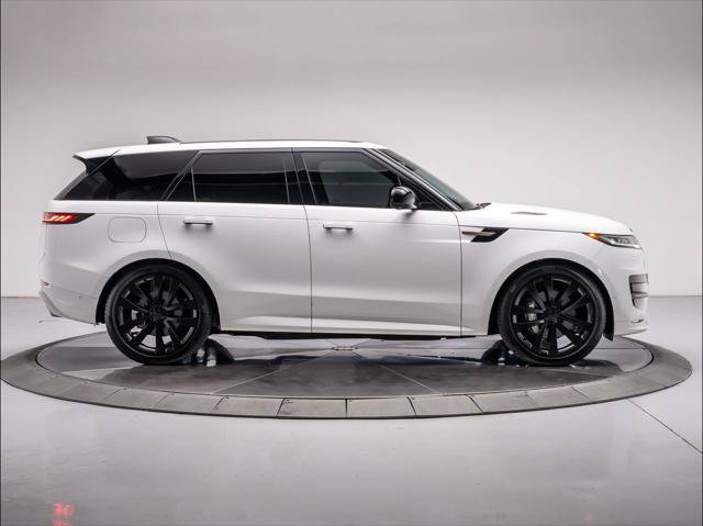 Used 2026 Land Rover Range Rover Sport Dynamic SE AWD/4WD image 6