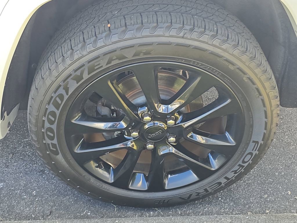 Used 2019 Jeep Grand Cherokee Altitude image 6