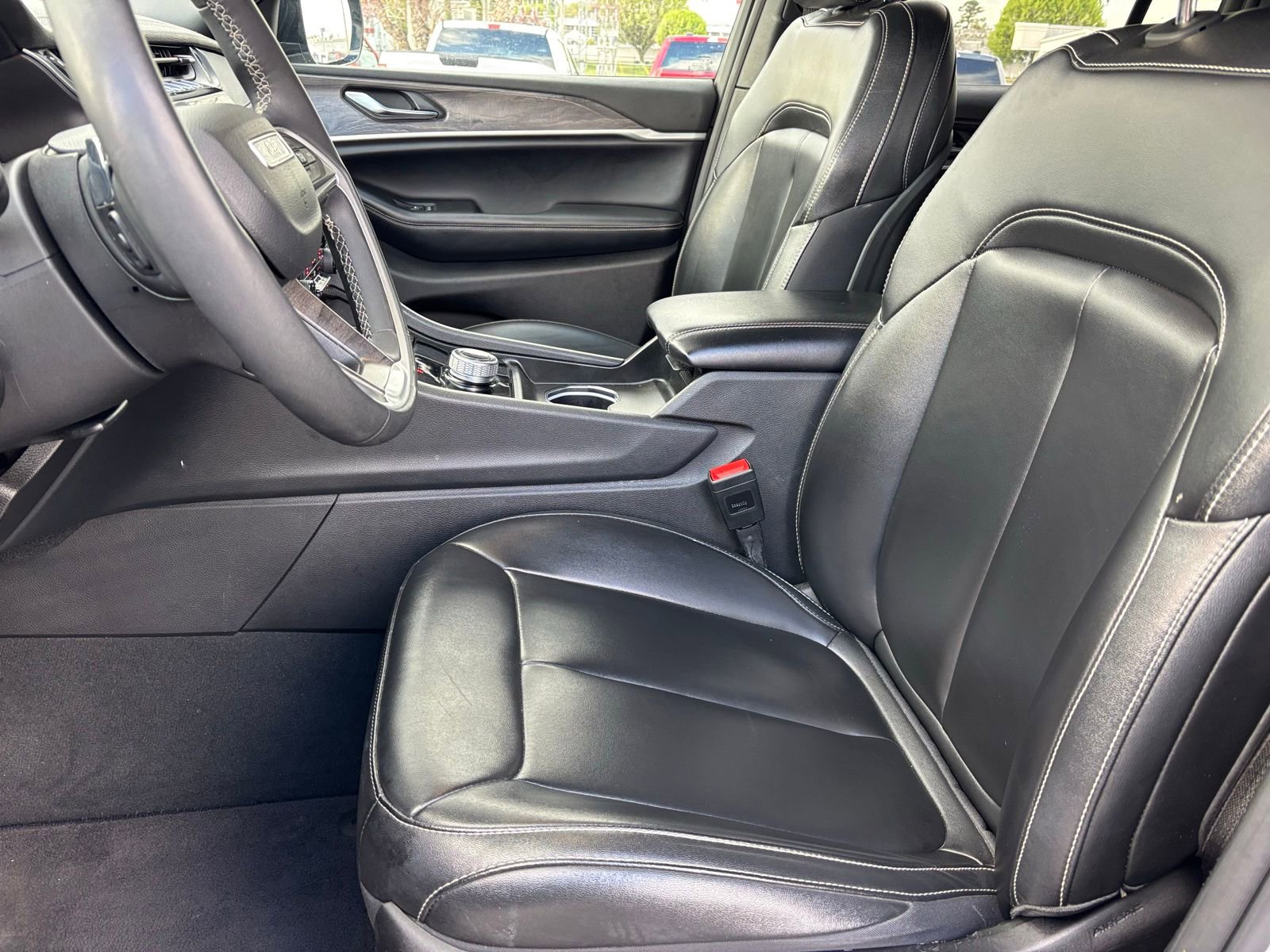 Used 2024 Jeep Grand Cherokee Limited image 18