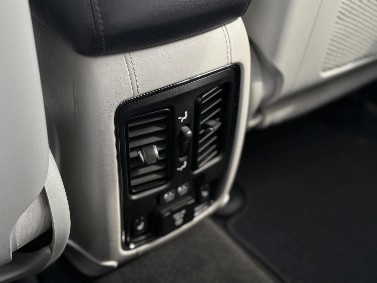 Used 2021 Jeep Grand Cherokee Summit AWD/4WD image 21