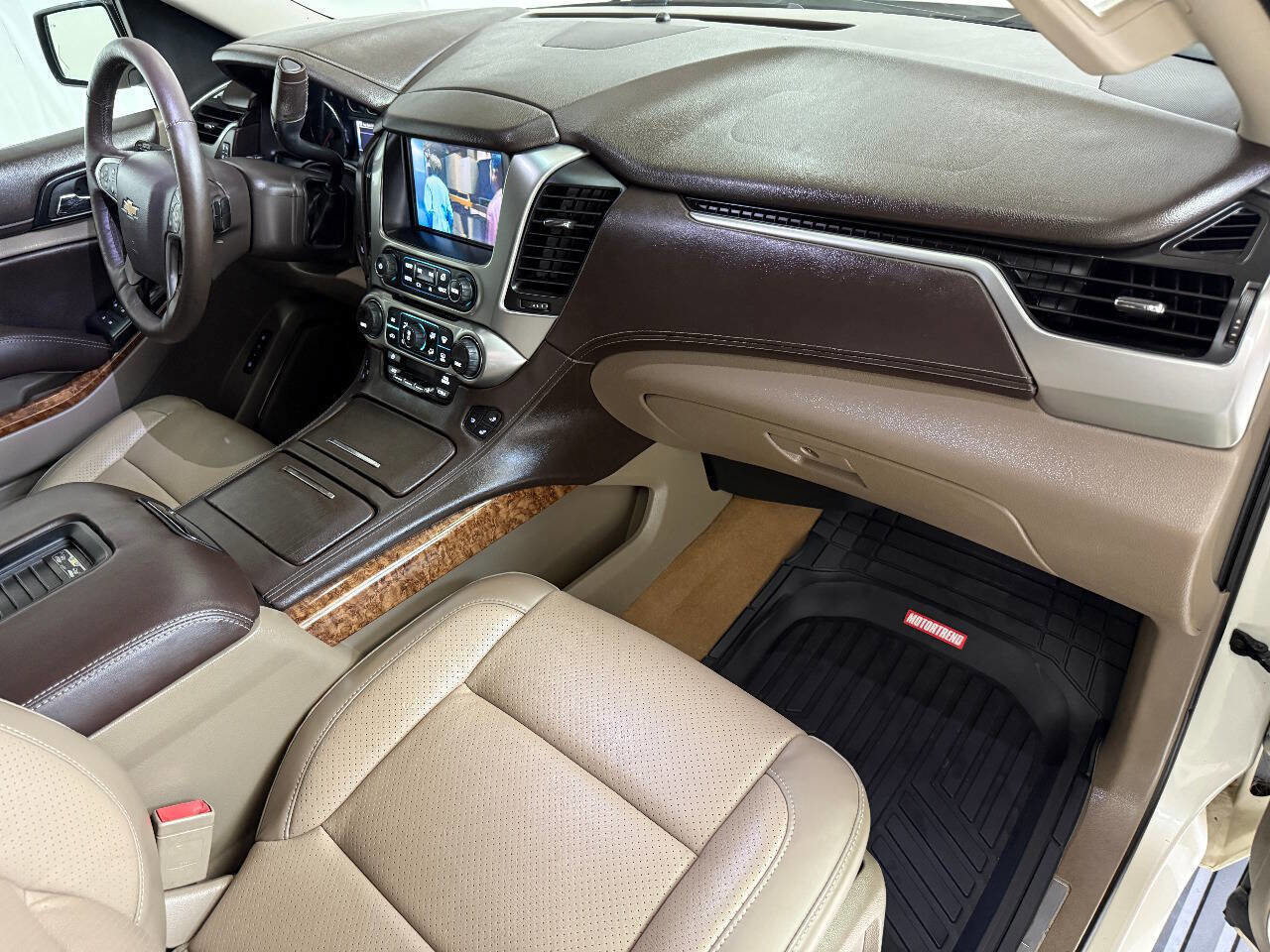 Used 2015 Chevrolet Suburban LTZ image 43
