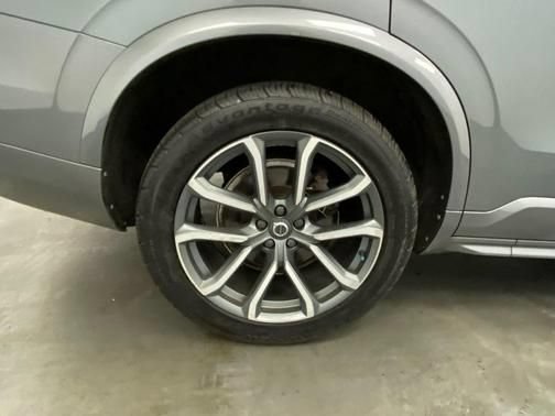 Used 2017 Volvo XC90 T6 Momentum w/ Vision Package AWD/4WD image 17